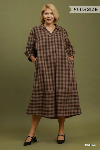 The Allison Checkered Wide Open Collared Midi Dress with Pockets